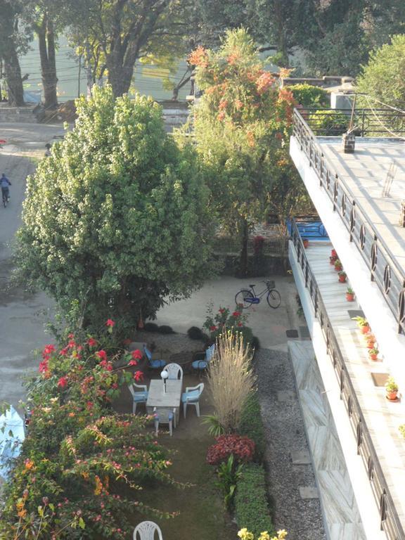Hotel Nirvana Похара Екстериор снимка
